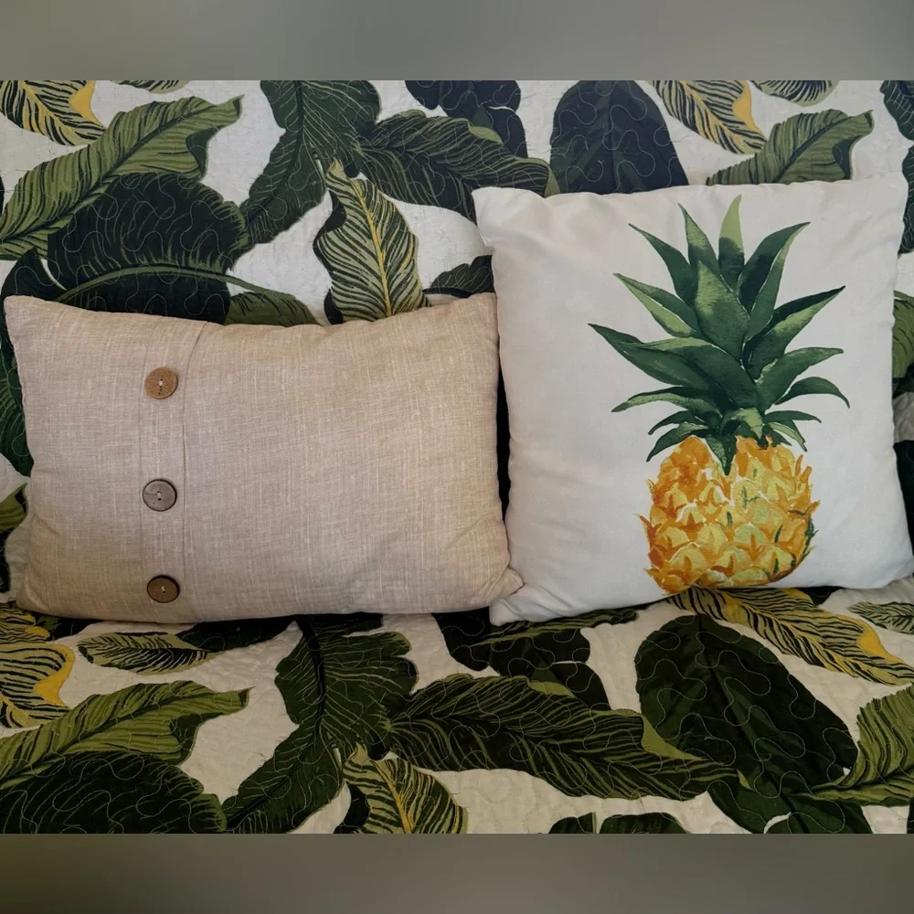 Lush Decor Set of 2 Tropical Accent Pillows - Pineapple & Button Detail